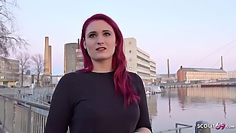 Melina, Una Joven Universitaria Pelirroja, Charla Camino Al Sexo Por La Calle Mientras La Graban